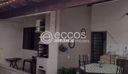 Casa à venda, 4 quartos, 2 suítes, 2 vagas, Jardim Patrícia - Uberlândia/MG