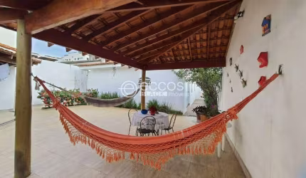 Casa à venda, 3 quartos, 3 vagas, Tabajaras - Uberlândia/MG