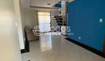 Cobertura à venda, 4 quartos, 2 suítes, 2 vagas, Brasil - Uberlândia/MG