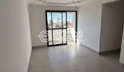 Apartamento à venda, 2 quartos, 1 suíte, 1 vaga, Granada - Uberlândia/MG