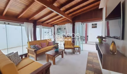 Casa à venda, 3 quartos, 3 suítes, 3 vagas, Vigilato Pereira - Uberlândia/MG