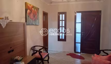Casa à venda, 3 quartos, 1 suíte, 2 vagas, Ouro Verde - ARAGUARI/MG