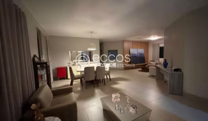Casa para aluguel, 3 quartos, 2 suítes, 3 vagas, Morada da Colina - Uberlândia/MG