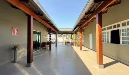 Casa à venda, 3 quartos, 2 suítes, 10 vagas, Morada da Colina - Uberlândia/MG