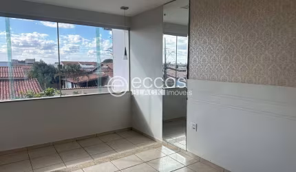 Casa à venda, 3 quartos, 1 suíte, 2 vagas, Planalto - Uberlândia/MG