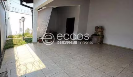 Casa à venda, 3 quartos, 1 suíte, 2 vagas, Jardim América - Uberlândia/MG