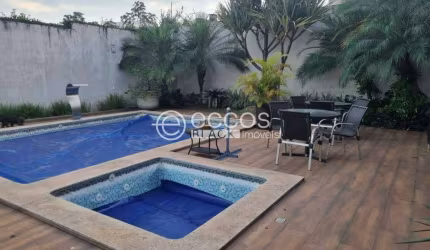 Casa para aluguel, 4 quartos, 2 suítes, 6 vagas, Cidade Jardim - Uberlândia/MG