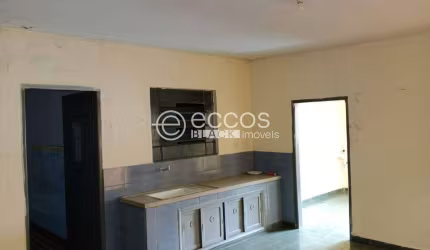 Casa à venda, 3 quartos, 4 vagas, Osvaldo Rezende - Uberlândia/MG