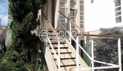 Casa à venda, 4 quartos, 1 suíte, 3 vagas, Saraiva - Uberlândia/MG