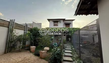 Casa à venda, 3 quartos, 3 suítes, Cidade Jardim - Uberlândia/MG
