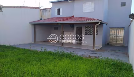 Casa à venda, 4 quartos, 1 suíte, 3 vagas, Planalto - Uberlândia/MG