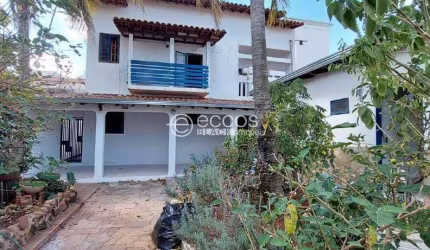 Casa à venda, 5 quartos, 5 suítes, 4 vagas, Morada da Colina - Uberlândia/MG