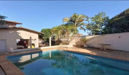 Casa à venda, 4 quartos, 2 suítes, 1 vaga, Nossa Senhora da Abadia - UBERABA/MG