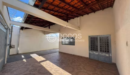 Casa à venda, 2 quartos, 1 suíte, 4 vagas, Nossa Senhora da Abadia - UBERABA/MG