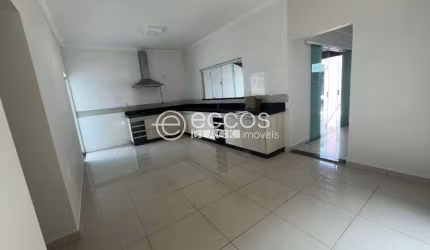 Casa à venda, 3 quartos, 1 suíte, 2 vagas, Aclimação - Uberlândia/MG