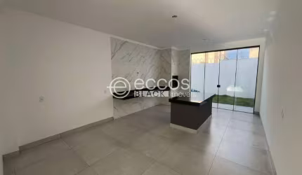 Casa à venda, 3 quartos, 1 suíte, 2 vagas, Novo Mundo - Uberlândia/MG