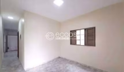 Casa para aluguel, 4 quartos, 1 suíte, 2 vagas, Santa Mônica - Uberlândia/MG