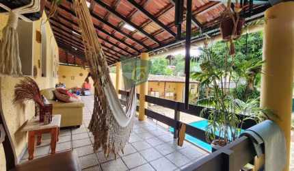 Casa Colonial com Piscina, 3 quartos, 1 suíte, Área Gourmet e Dependência Completa - Oportunidade Única!
