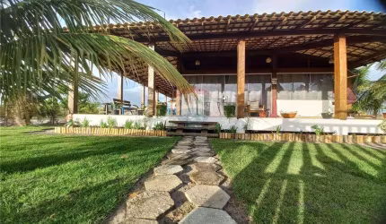 Oportunidade: A casa do lago a venda com 2000m² total de área e 300m² de área construída.