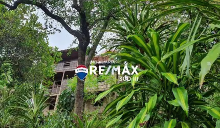 Casa Rústica com Potencial de Reforma em Terreno de 600m²