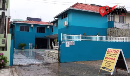 Sobrado com 7 dormitórios à venda, 380 m² por R$ 1.600.000,00 - Brasília - Itapoá/SC