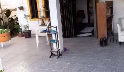 Sobrado com 3 suítes à 200 mts da praia no Pereque Açu.