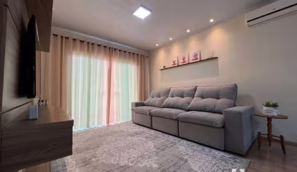 Casa com 2 dormitórios no bairro Espinheiros em Itajaí