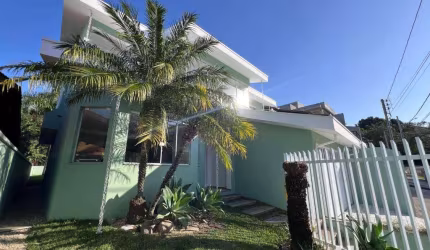 Casa com 2 suítes no bairro Praia dos Amores em Balneário Camboriú
