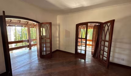 Casa para alugar em Valinhos, Centro, com 4 suítes, com 600 m², Chacara Flora