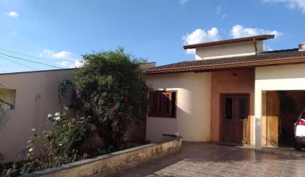 Casa com 4 quartos à venda, 210m² no Jardim Proença, Campinas.