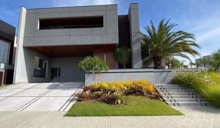 Belíssima casa Alphaville 1