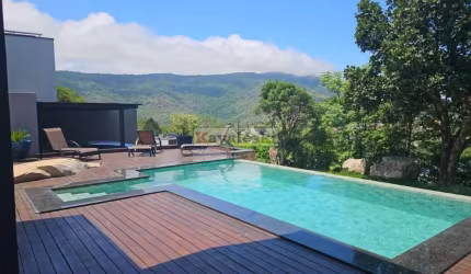 VENDOLINDA CASA DE CAMPO EM ATIBAIA 192 M²