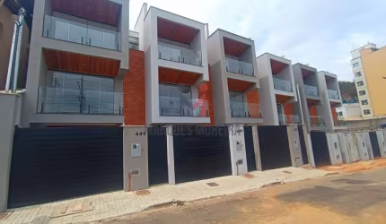 Excelente oportunidade de casa no bairro Santa Catarina!