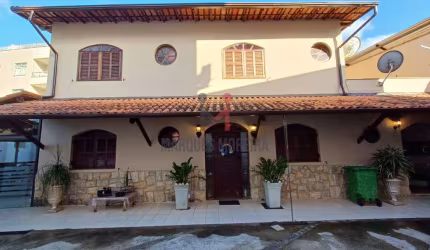 Imponente casa no coração do bandeirantes