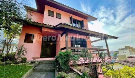 Casa com 3 quartos à venda na Rua Túlio das Sois, 157, Bela Vista, Caxias do Sul por R$ 1.060.000