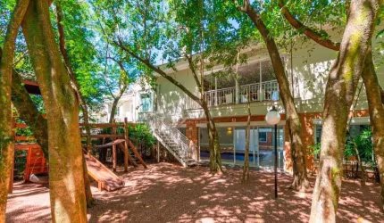 Casa para comprar Com 4 dormitórios , 431 m²- Três Figueiras - Porto Alegre/RS