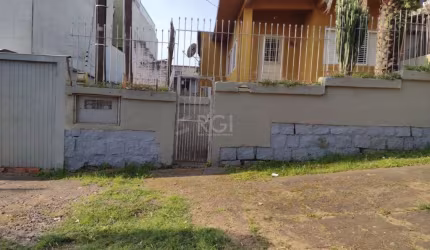 Casa para Venda - 250m², 4 dormitórios, sendo 1 suites, 10 vagas - Vila Jardim