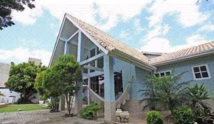Casa para Venda - 350m², 4 dormitórios, sendo 1 suites, 4 vagas - Guarujá