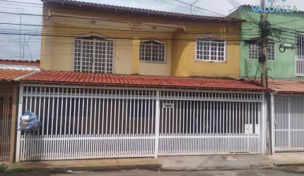 Sobrado para Venda em Brasília, Ceilândia Sul (Ceilândia), 4 dormitórios, 1 suíte, 3 banheiros, 2 vagas