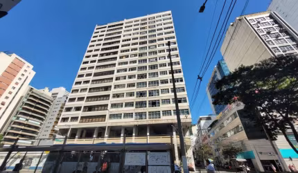 Apartamento para Venda em Juiz de Fora, Centro, 4 dormitórios, 2 suítes, 4 banheiros, 1 vaga