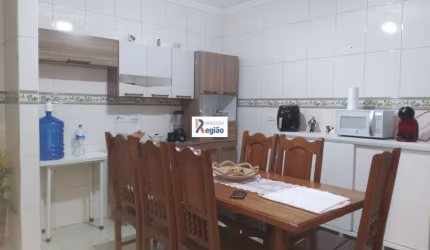 Lindo sobrado na Região da Penha com 4 dormitórios e amplo terraço  em excelente localização