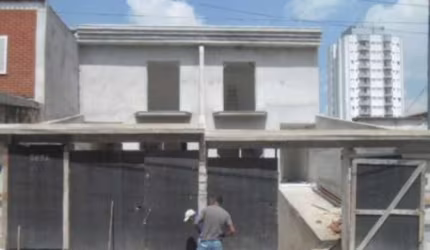 SOBRADO NA REGIÃO DA CANGAIBA