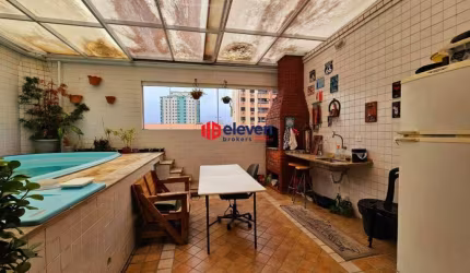 Casa tríplex em vilagio 4 suítes, 3 vagas próximo a Praia