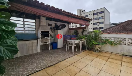 Sobrado Duplex para Retrofit com 4 Dormitórios e Área de Lazer no Andar Superior – Em Santos