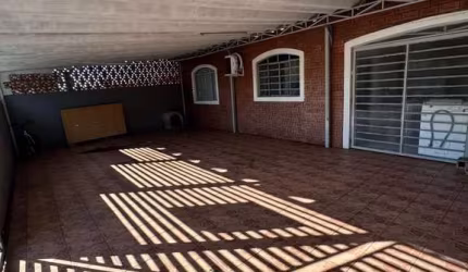 Casa com 2 quartos à venda na Avenida Martinho Lutero, --, Jardim São Cristóvão, Campinas, 200 m2 por R$ 370.000