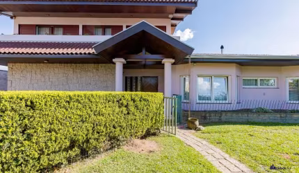 Casa à venda na Rua Doutor Arielly Soares da Silva, 330, Boqueirão, Curitiba por R$ 2.700.000