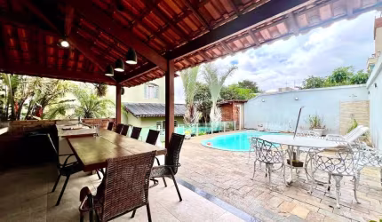 Casa à venda, 4 quartos, 2 suítes, 5 vagas, Santa Amélia - Belo Horizonte/MG
