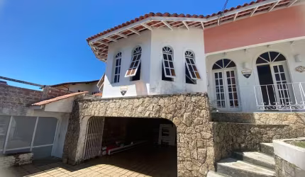 Casa com Localização Privilegiada