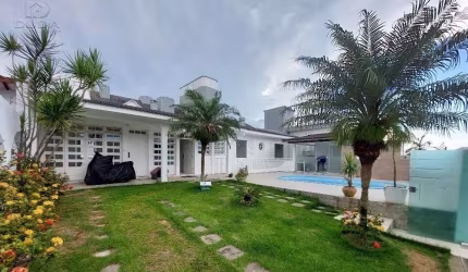 Casa com 4 quartos Coqueiros