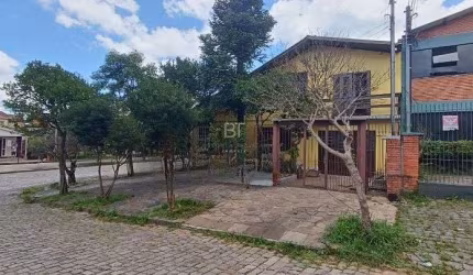 CASA COM 5 DORMITÓRIOS NO BAIRRO SALGADO FILHO